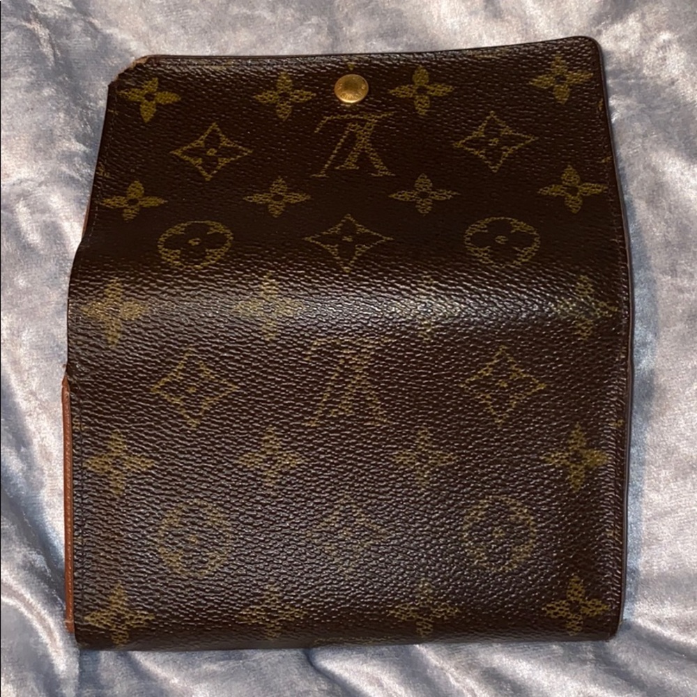 Louis Vuitton vintage wallet